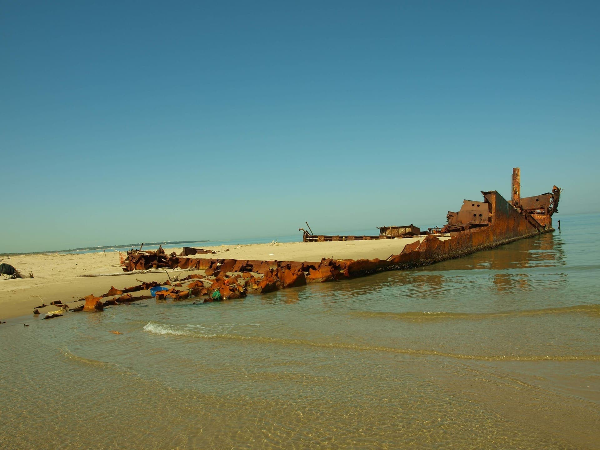 Wide sandy beach at Marina di Lesina